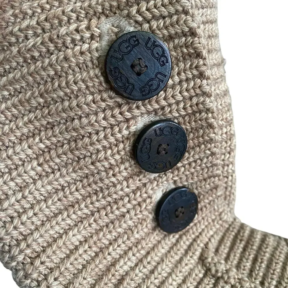 UGG Women’s Classic Cardy Boots Size 7 US / 38 EU Beige 5819 Sweater Boot Brown